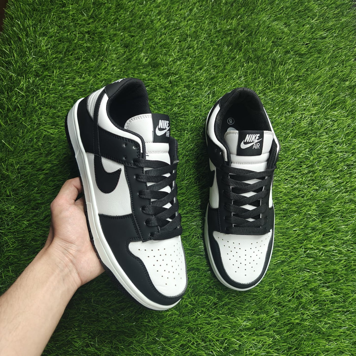 Jordan1 low black white