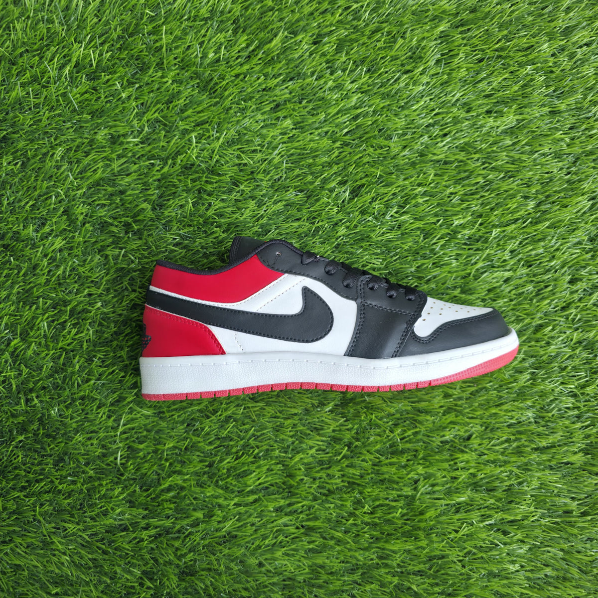 Jordan1 low red white