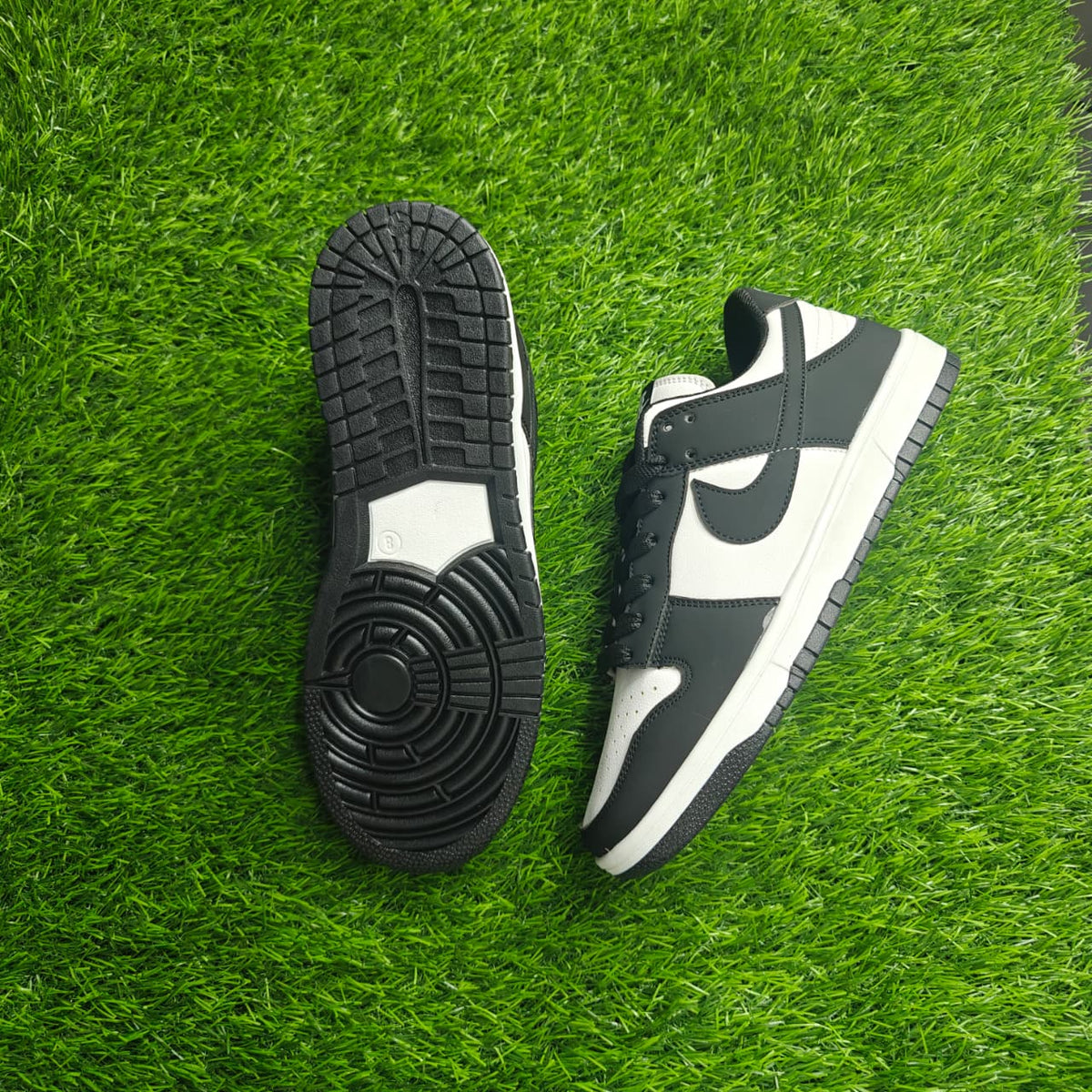 Jordan1 low black white