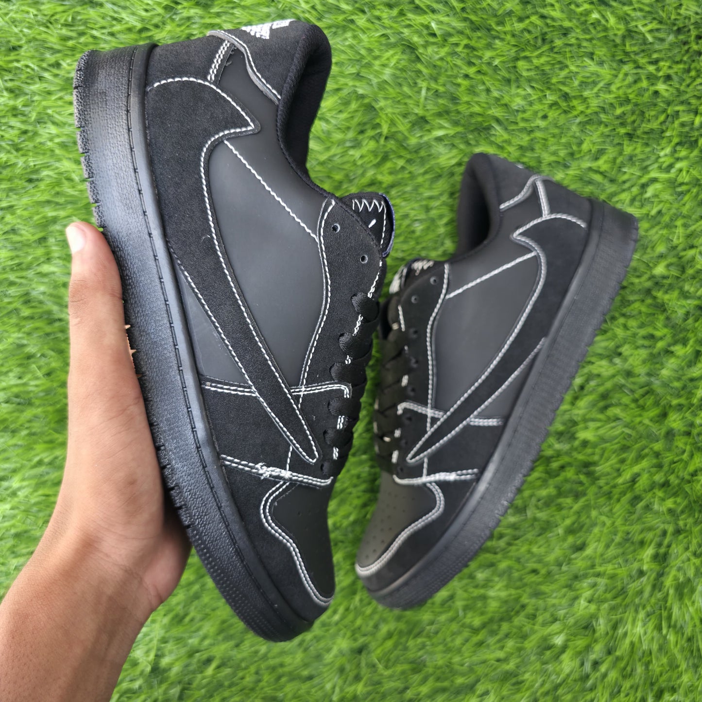 Travis Scott Black Phantom