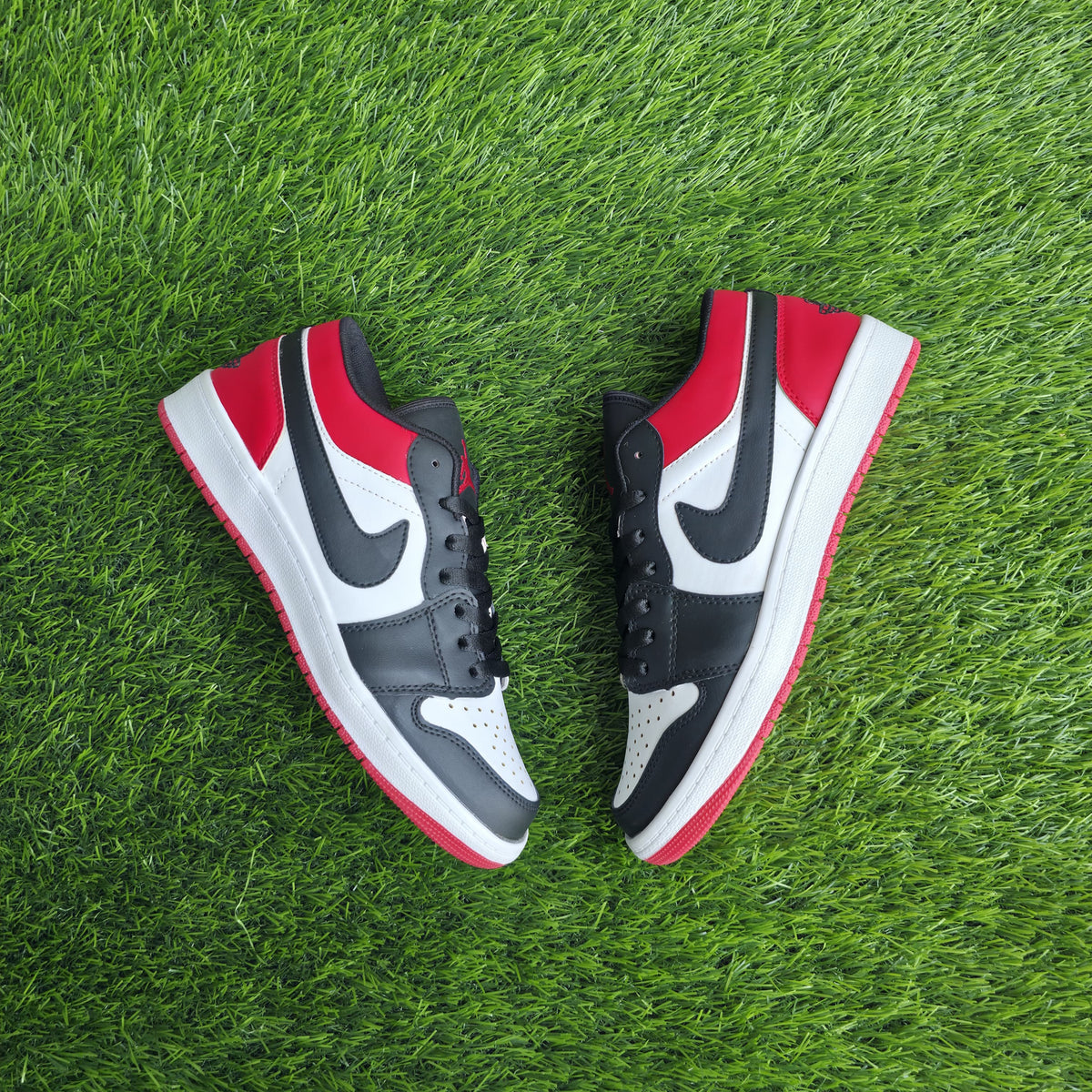 Jordan1 low red white